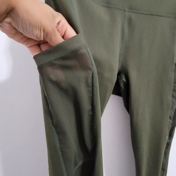 Fabletics Activewear Anywhere High Waisted Moto 7/8 Leggings Green Size Small - Picture 6 of 10